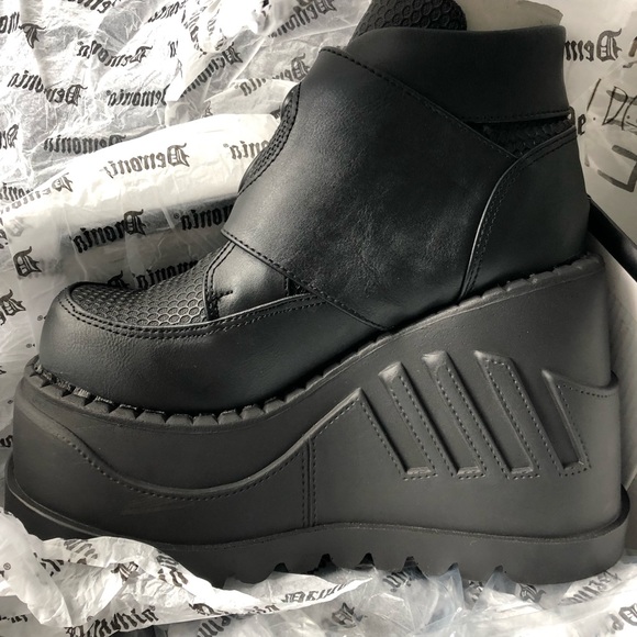 Demonia platform shoes size 6 - Picture 3 of 8